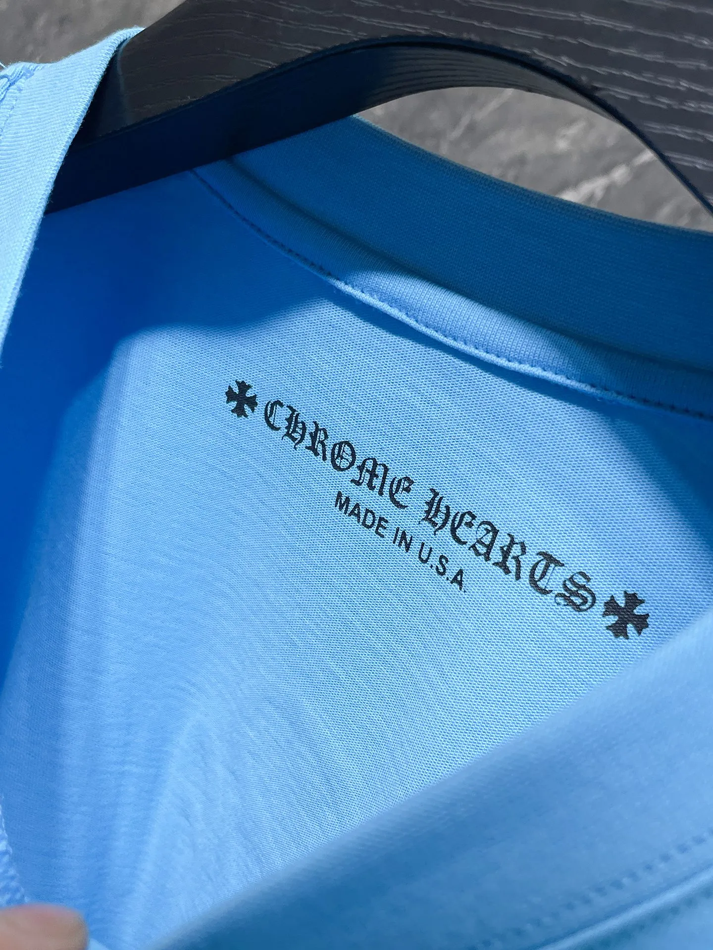 P160 Chrome Hearts🍁Long T Series🍁 Available simultaneously at counters❤️Fully upgraded fabrics! ! Crow blue matty graffiti long sleeves. Imported environmentally friendly glue printing and dyeing. Re-engraved version 1:1 high gram weight original fabric. 🌈Recommended color: blue🌈 Size: S, M, L, XL